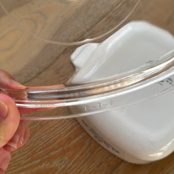 Vintage Corning Ware Blue Cornflower 1 1/2 qt Baking Dish with Pyrex Glass Lid - Picture 5 of 6